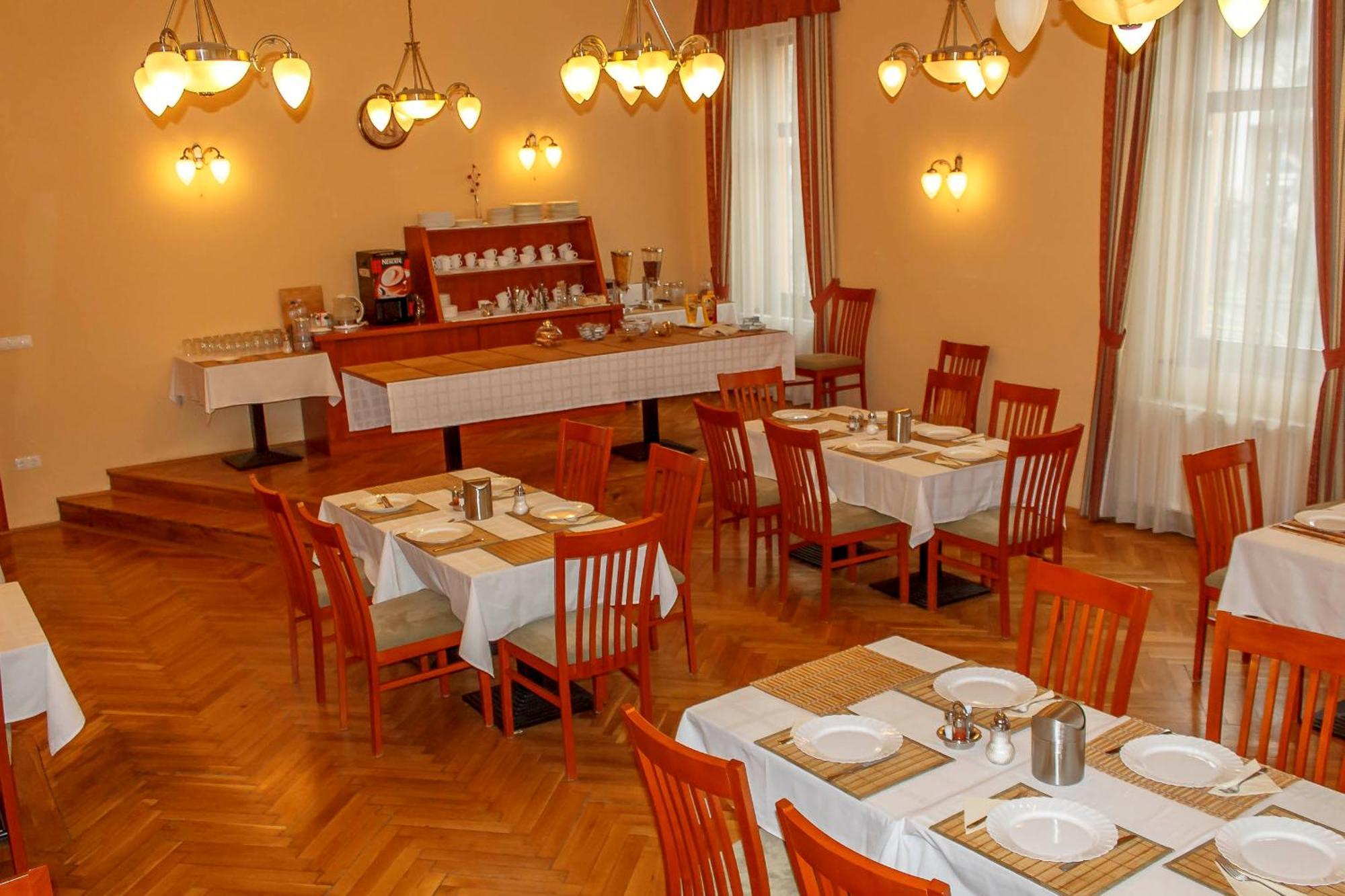 Hotel Pannon Panzió Mohács Esterno foto