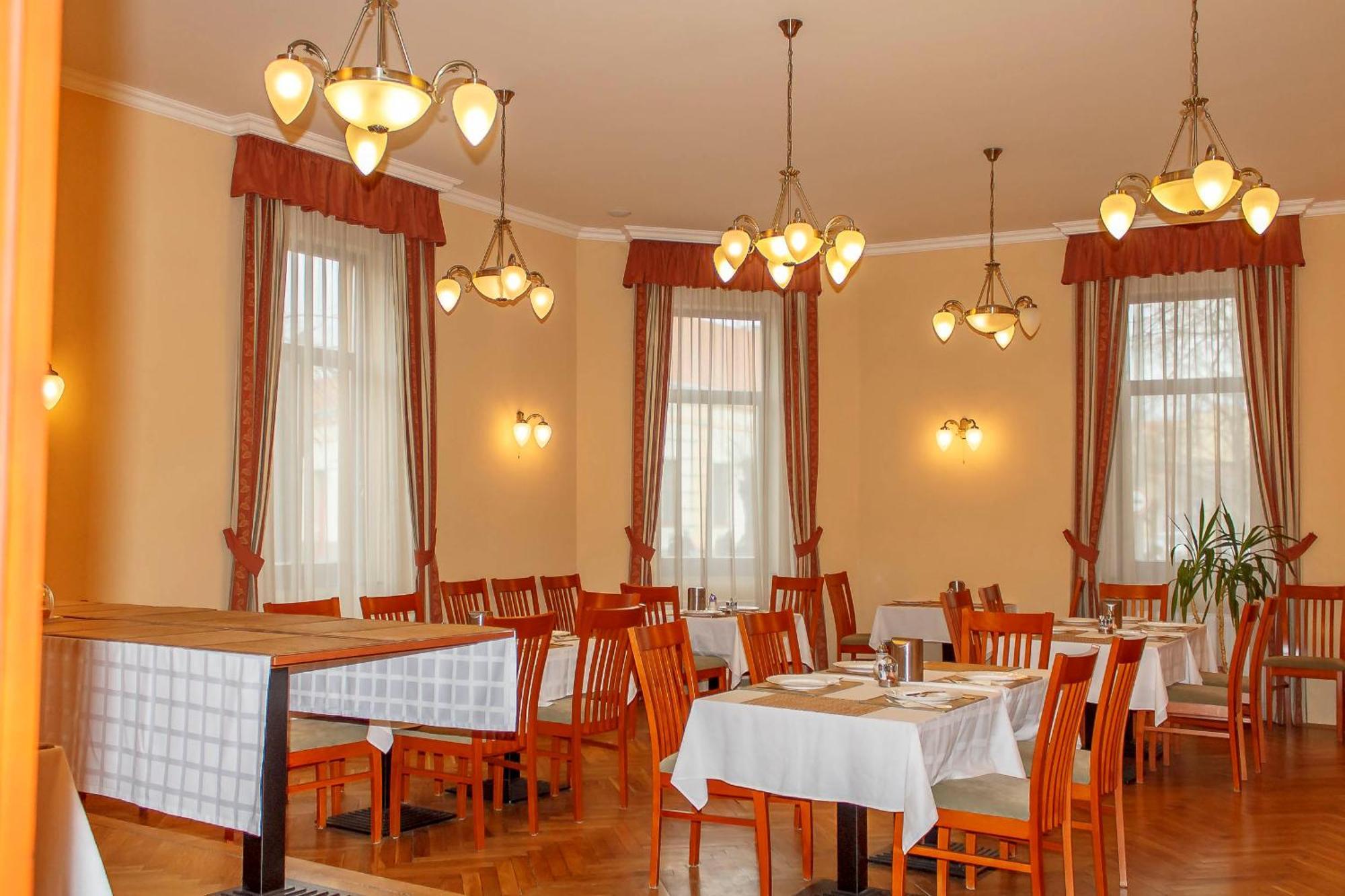 Hotel Pannon Panzió Mohács Esterno foto