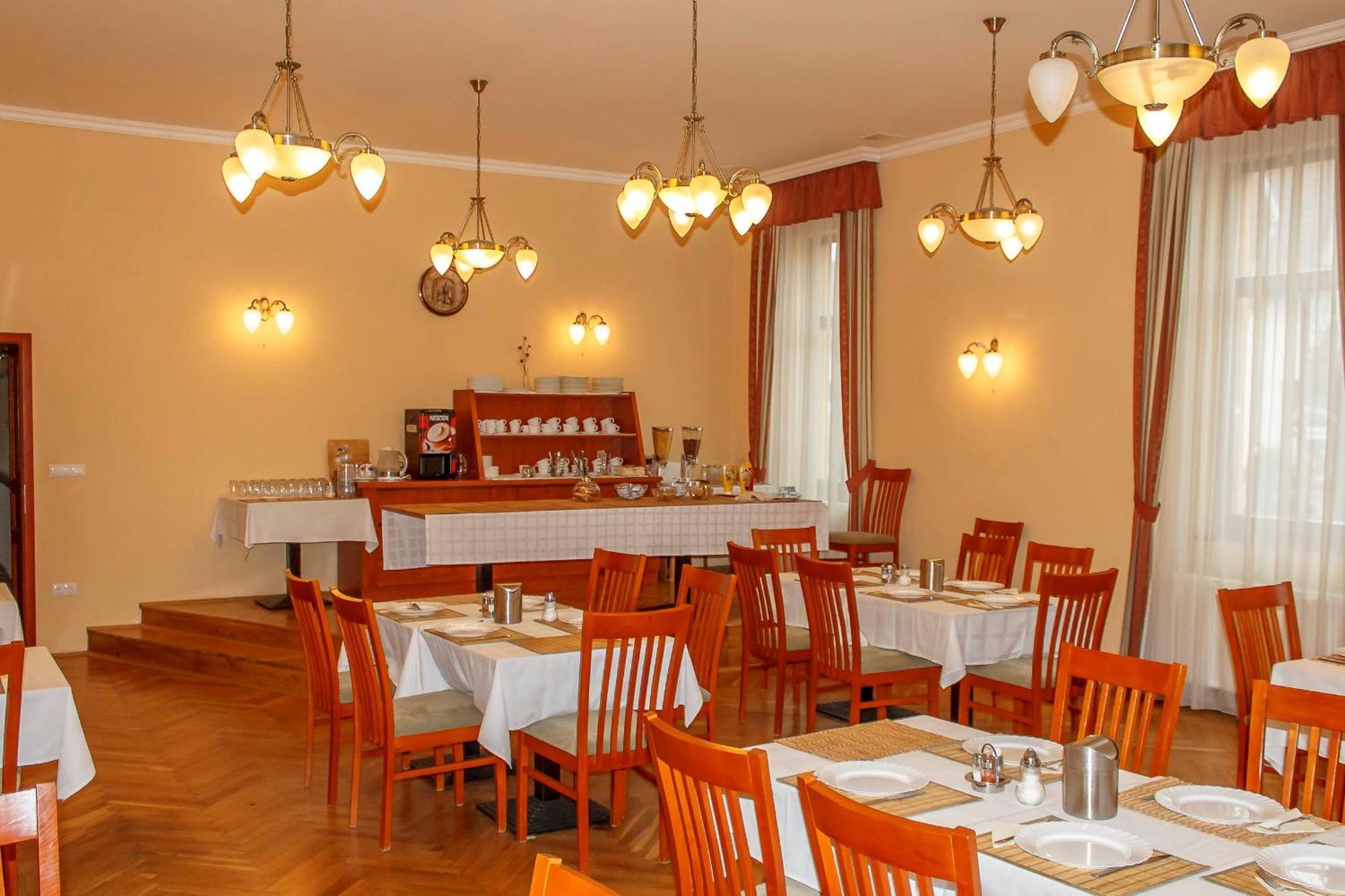 Hotel Pannon Panzió Mohács Esterno foto