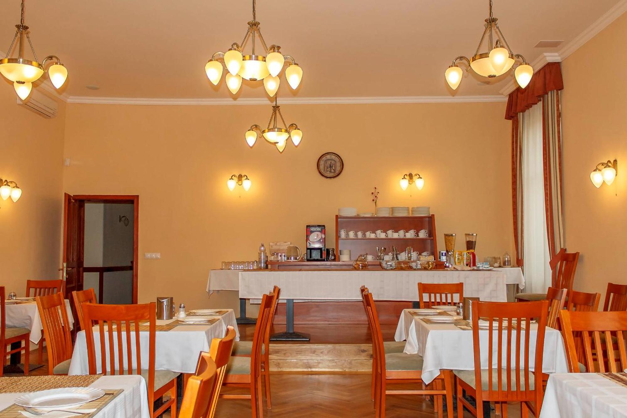 Hotel Pannon Panzió Mohács Esterno foto