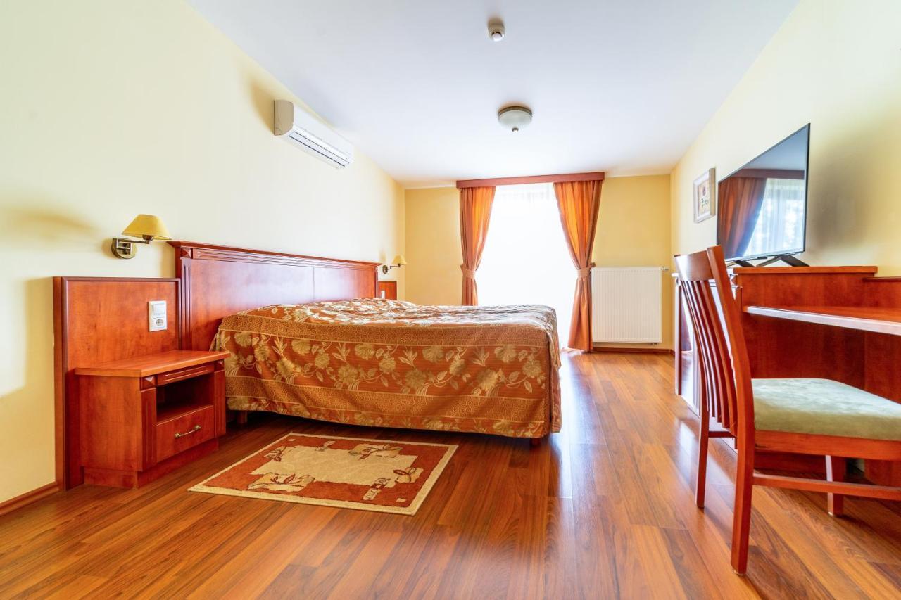 Hotel Pannon Panzió Mohács Esterno foto