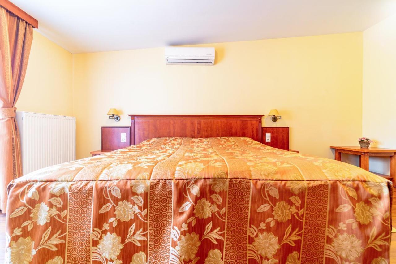 Hotel Pannon Panzió Mohács Esterno foto